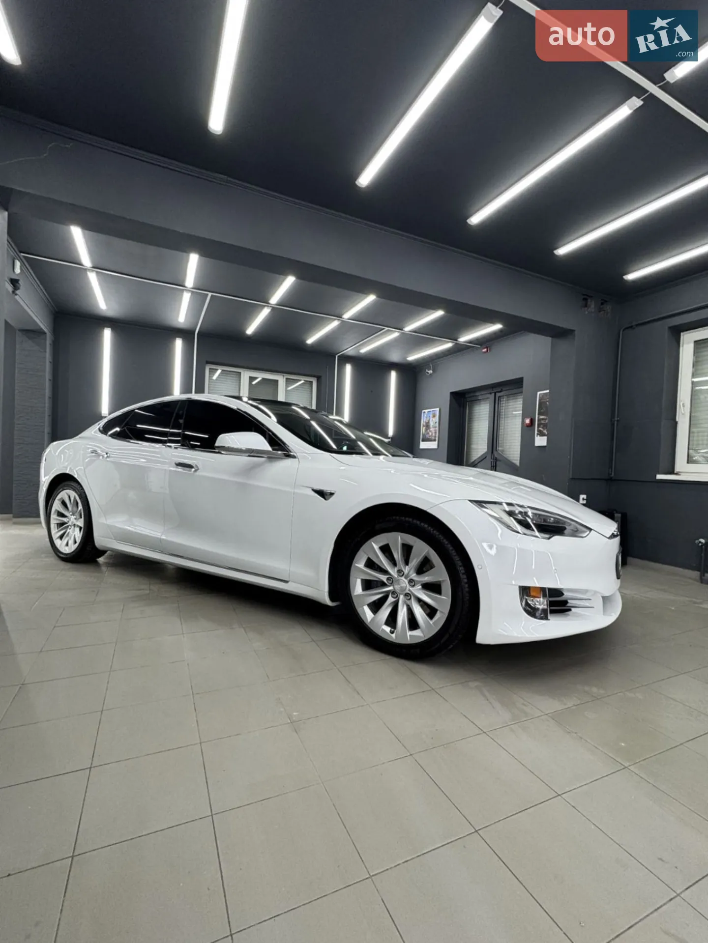 2017 Tesla Model S - мініатюра 10