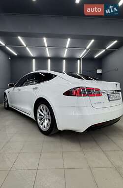 Лифтбек Tesla Model S 2017 в 