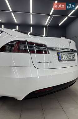 Лифтбек Tesla Model S 2017 в 