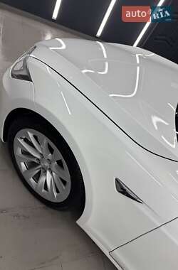 Лифтбек Tesla Model S 2017 в 