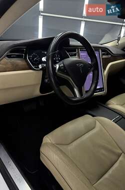 Лифтбек Tesla Model S 2017 в 
