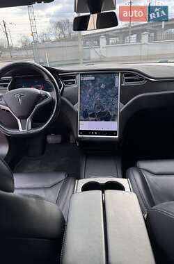 Лифтбек Tesla Model S 2017 в 