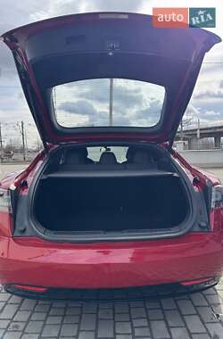 Лифтбек Tesla Model S 2017 в 