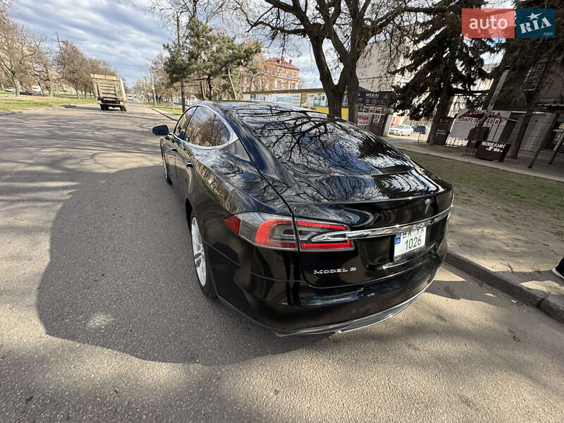 Ліфтбек Tesla Model S 2014 в Миколаєві