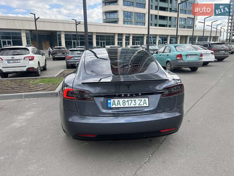 Лифтбек Tesla Model S 2017 в Днепре