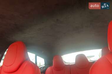 Лифтбек Tesla Model S 2017 в 