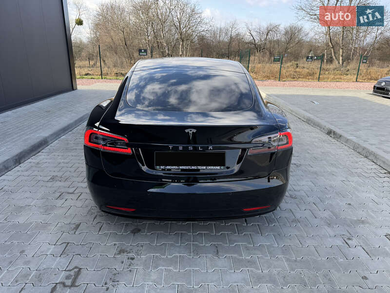 Ліфтбек Tesla Model S 2019 в Стрию