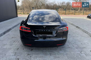 Лифтбек Tesla Model S 2019 в 