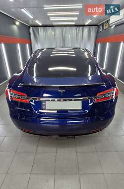 Ліфтбек Tesla Model S 2016 в 