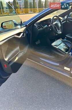 Лифтбек Tesla Model S 2015 в 