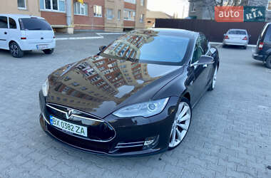 Лифтбек Tesla Model S 2012 в 