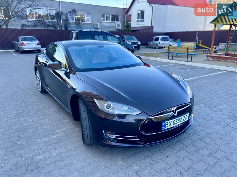 Лифтбек Tesla Model S 2012 в Хмельницком фото 20 Лифтбек Tesla Model S 2012 в Хмельницком