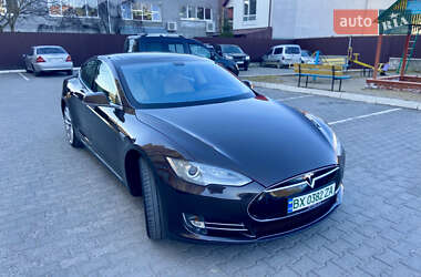 Лифтбек Tesla Model S 2012 в 