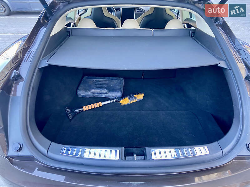 Лифтбек Tesla Model S 2012 в Хмельницком фото 26 Лифтбек Tesla Model S 2012 в Хмельницком