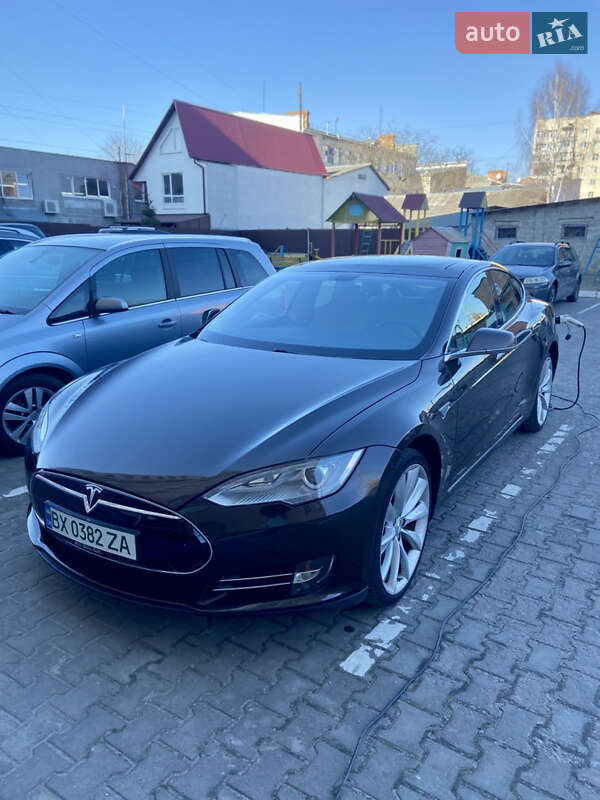 Лифтбек Tesla Model S 2012 в Хмельницком фото 31 Лифтбек Tesla Model S 2012 в Хмельницком