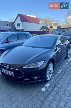 Лифтбек Tesla Model S 2012 в 