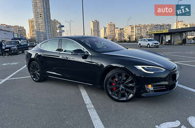 Лифтбек Tesla Model S 2018 в Киеве