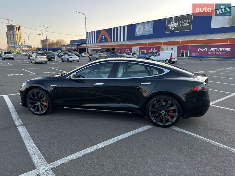 Лифтбек Tesla Model S 2018 в Киеве