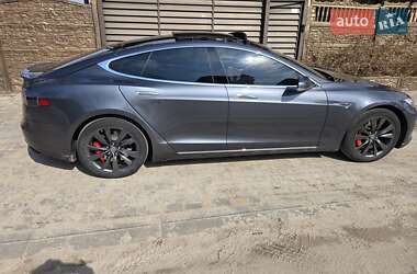 Лифтбек Tesla Model S 2014 в 