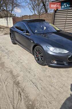 Лифтбек Tesla Model S 2014 в 