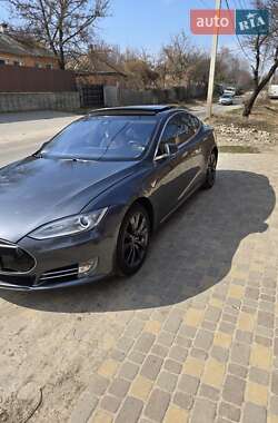 Лифтбек Tesla Model S 2014 в 