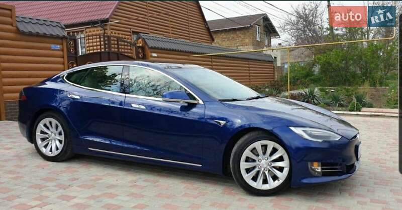 Лифтбек Tesla Model S 2017 в Одессе