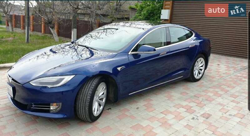 Лифтбек Tesla Model S 2017 в Одессе