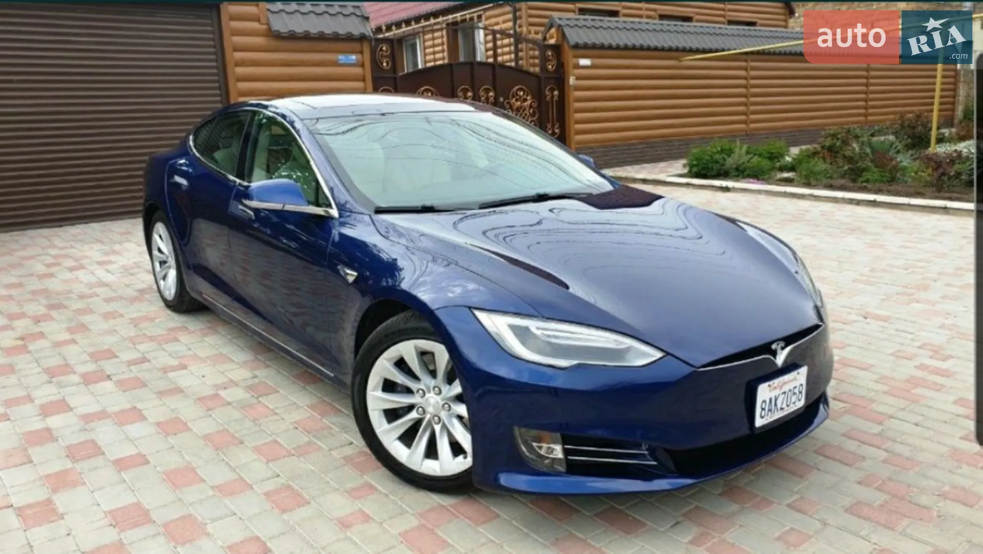 2017 Tesla Model S - фото 1