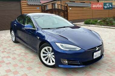 Лифтбек Tesla Model S 2017 в 