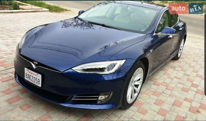 Лифтбек Tesla Model S 2017 в Одессе