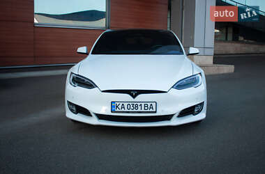 Ліфтбек Tesla Model S 2017 в 