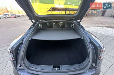 Лифтбек Tesla Model S 2018 в 