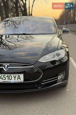 Лифтбек Tesla Model S 2012 в 