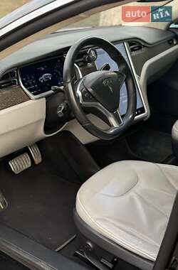 Лифтбек Tesla Model S 2012 в 