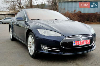 Лифтбек Tesla Model S 2014 в 
