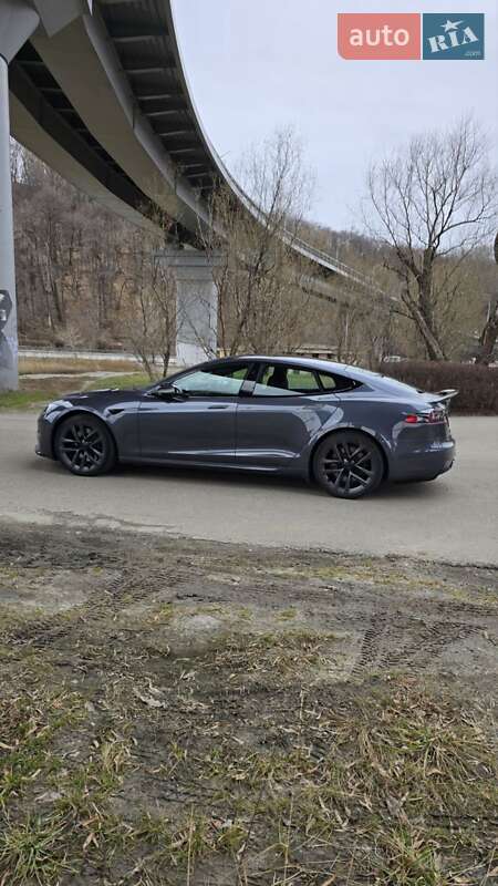 Лифтбек Tesla Model S 2021 в Киеве