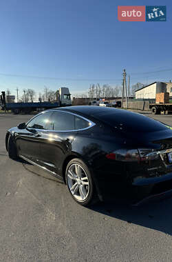 Лифтбек Tesla Model S 2015 в 