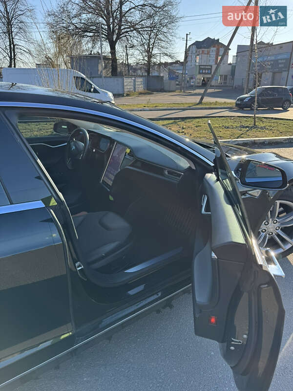 Ліфтбек Tesla Model S 2015 в Києві