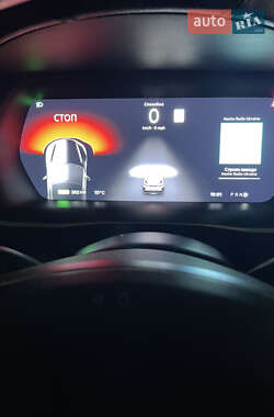 Лифтбек Tesla Model S 2015 в 