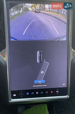 Ліфтбек Tesla Model S 2015 в Києві
