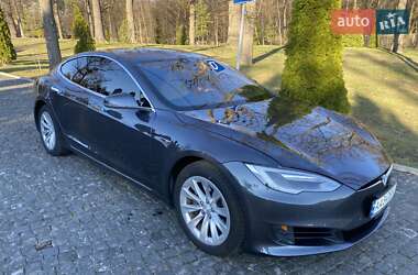 Лифтбек Tesla Model S 2016 в 