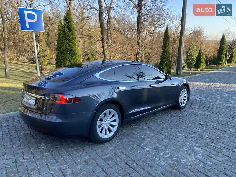Ліфтбек Tesla Model S 2016 в Києві