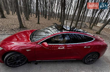 Лифтбек Tesla Model S 2014 в 