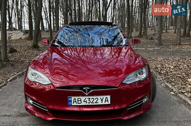 Лифтбек Tesla Model S 2014 в 