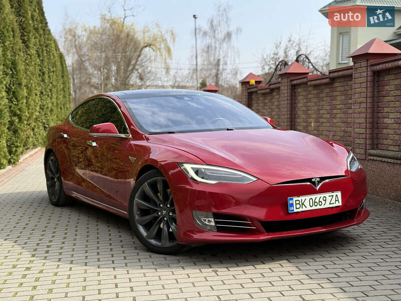 Tesla Model S 2016