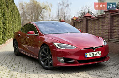 Лифтбек Tesla Model S 2016 в 