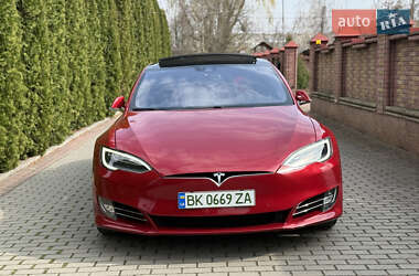 Лифтбек Tesla Model S 2016 в 