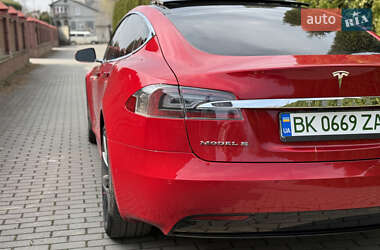 Лифтбек Tesla Model S 2016 в 