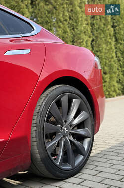 Лифтбек Tesla Model S 2016 в 