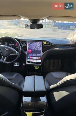 Лифтбек Tesla Model S 2015 в 